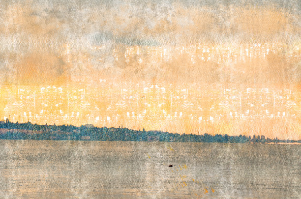 日落在一条宽阔的河流上。白色和粉红色的云。夏天的日落。图片下载