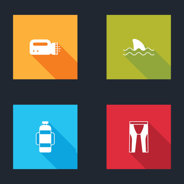 为潜水者和鲨鱼准备手电筒图片下载