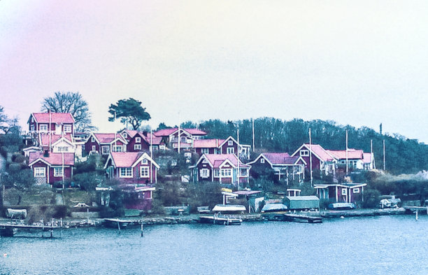 瑞典的岛屿，有典型的瑞典房屋图片下载