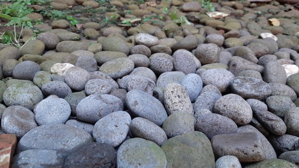 这是卵石的照片图片下载