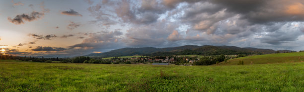 穆兰斯卡平原国家公园米卡洛娃村附近的日落图片下载