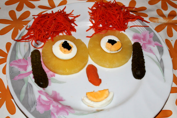 有水果和蔬菜的热菜图片下载