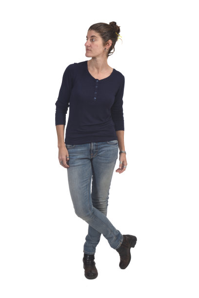 一个女人的全貌在白色背景上看向别处图片下载