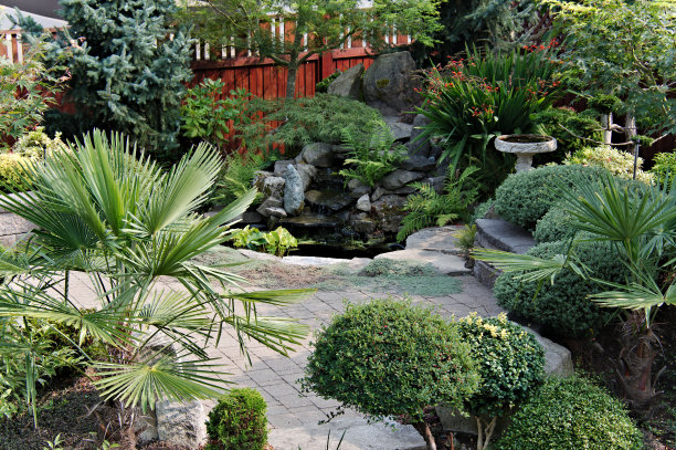 用瀑布铺石甲板图片下载