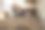 在纳米比亚的Kolmanskop，大自然在废弃的房子里重新创造了一个充满沙漠沙子的房间图片下载