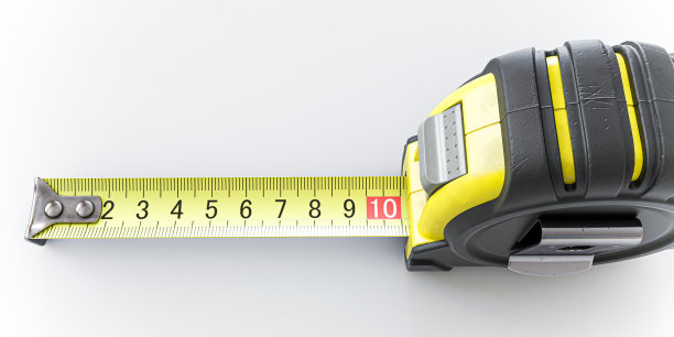 在白色背景上隔离的卷尺图片下载