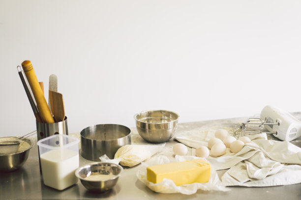 面团准备食谱，面包，比萨饼或派的制作原料。烹饪蛋糕。概念性成分，用于烹饪面粉产品或甜点图片下载