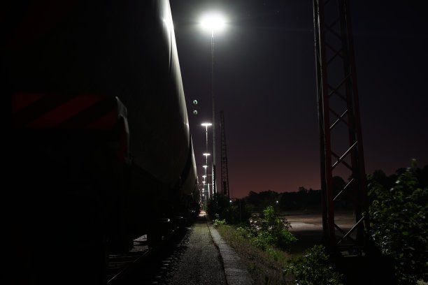 夜间货运列车图片下载