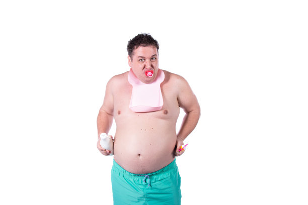 白色背景下滑稽的胖男人。图片下载