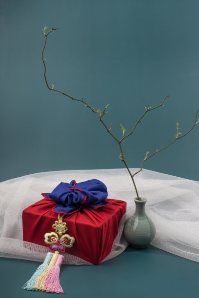 韩国传统礼品盒包装。包装布包装。图片下载