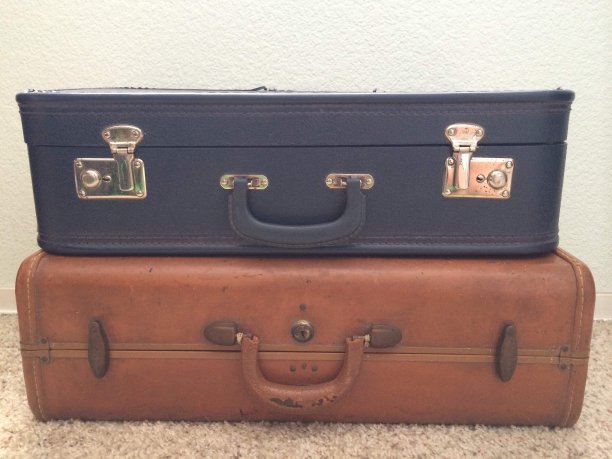 堆放箱子图片下载