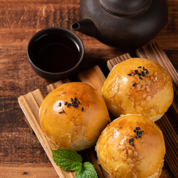 中秋佳节用的蛋黄月饼。图片下载