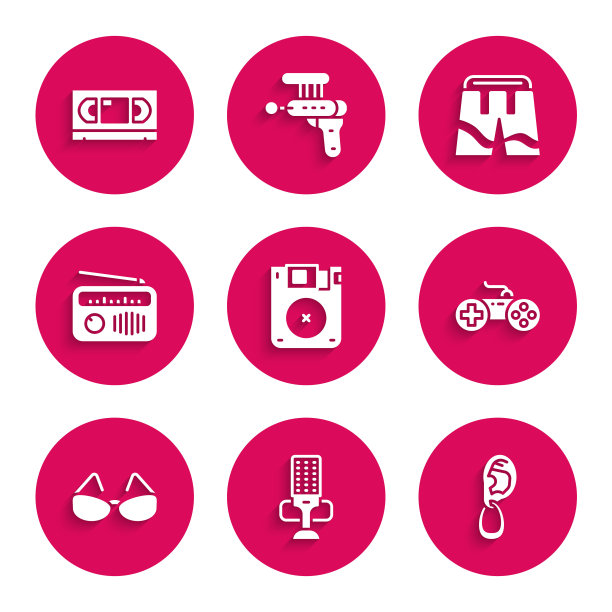 设置软盘，麦克风，带耳环的耳朵，游戏手柄，眼镜，无线电天线，短或裤子和VHS视频磁带图标。向量图片下载