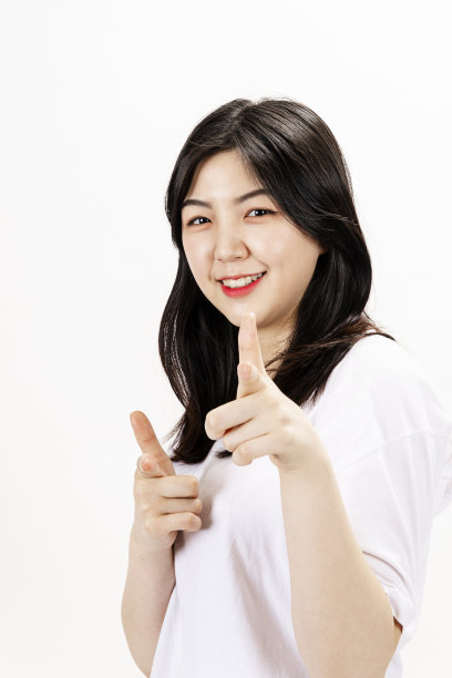 一个20多岁的女人的脸图片下载