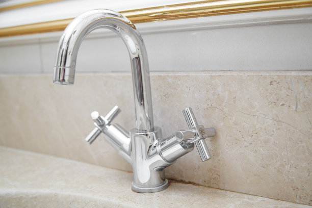 混合器、水龙头采用古典风格。有选择性的重点图片下载