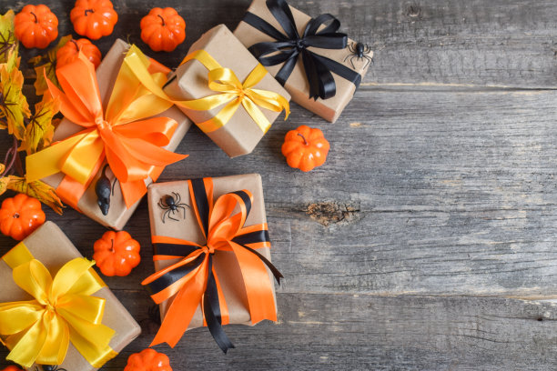 平躺快乐万圣节。副本的空间。前视图。图片下载