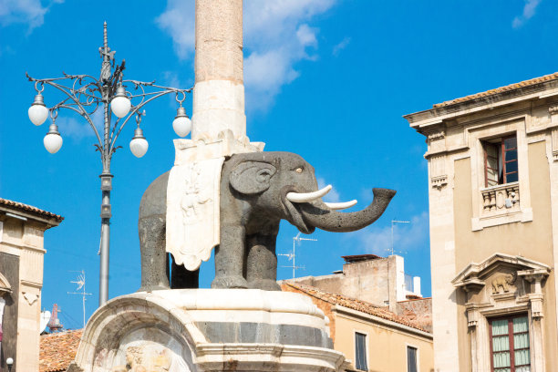 意大利卡塔尼亚Fontana dell'Elefante(大象喷泉)的象征，于1736年建造图片下载