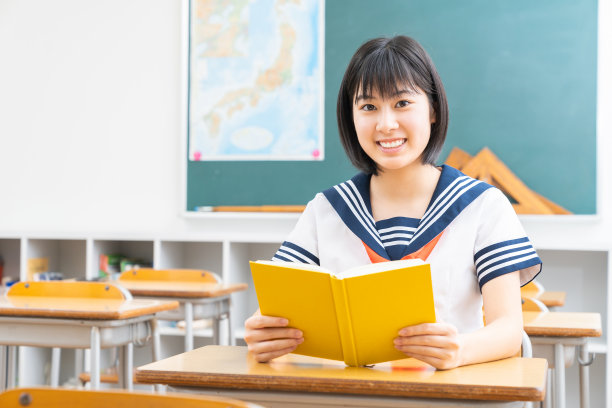 亚洲女孩学习，校服，图片下载