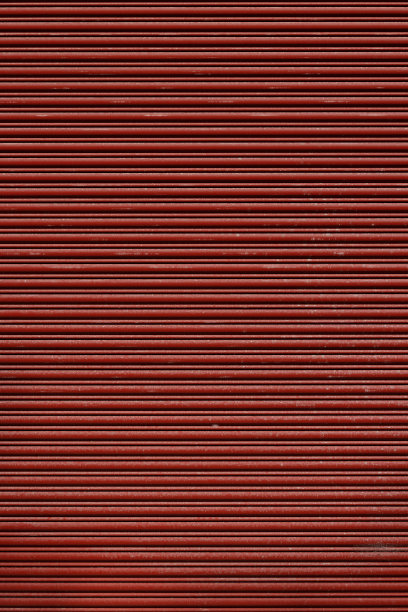 红色金属车库门的一部分图片下载