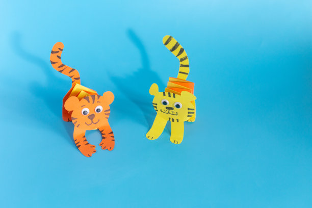 给孩子们的纸老虎工艺品图片下载