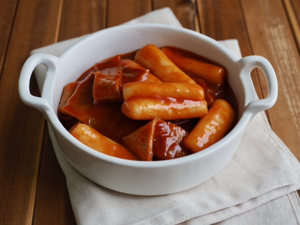 韩国传统食物Tteokbokki，辛辣食物图片下载
