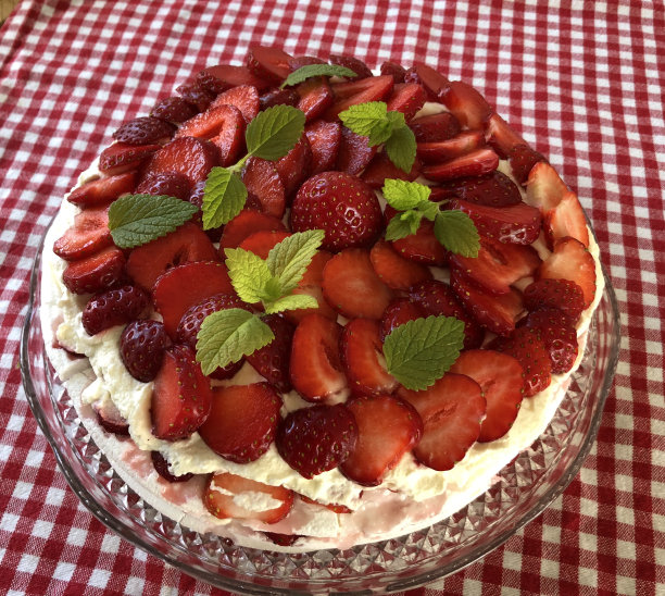 草莓蛋糕图片下载