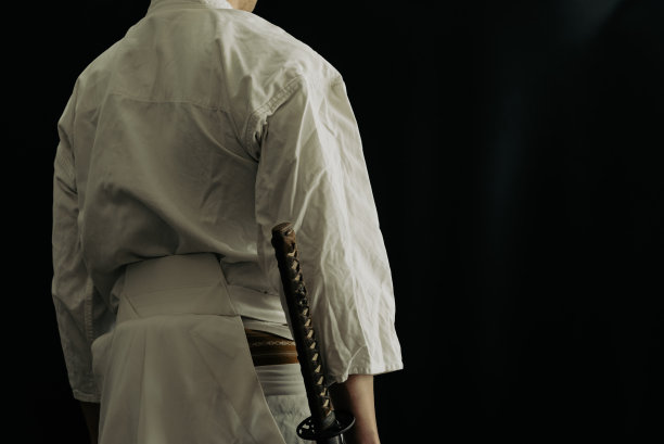 武士和他的日本剑的肖像图片下载