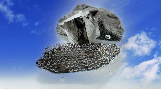 Shungit是一种黑色的岩石，主要由碳组成，在高质量和工作室质量的照片。图片下载