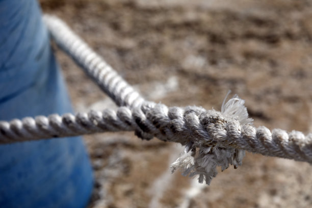 系缆桩和绳结，闭合。图片下载