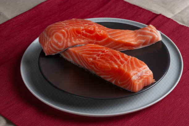 生的三文鱼图片下载