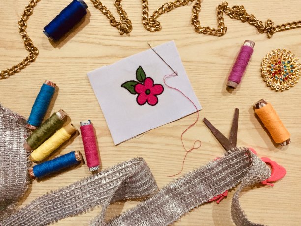 白布刺绣图片下载