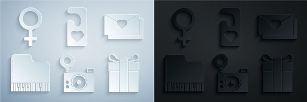 装着情人节爱心的相机信封图片下载