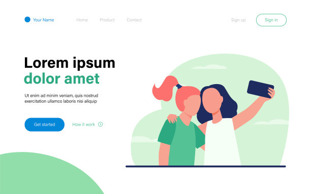 两个女孩用智能手机自拍图片下载