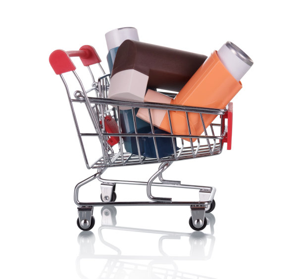 超市手推车上摆满了用于隔离肺部疾病的呼吸器图片下载