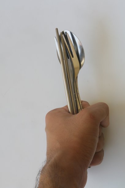 不锈钢叉子和勺子在白色孤立的背景照片图片下载