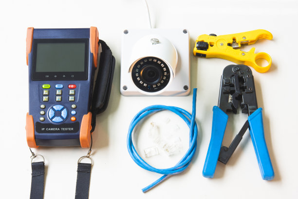 闭路电视及用于安装的设备。图片下载