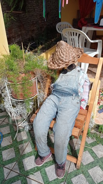 稻草人休息图片下载