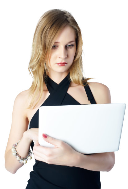 有笔记本电脑的金发美女图片下载