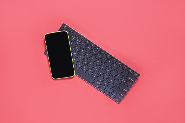 电脑键盘和智能手机图片下载
