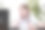 女学生的肖像享受学习在共享办公室使用笔记本电脑做研究，自由职业者在做项目，远程工作做笔记。小学生集中绘画笔记图片下载