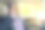在交通堵塞时开车打电话的商人。看着路的司机图片下载
