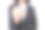商务女性手持钥匙孤立在白色背景上。图片下载