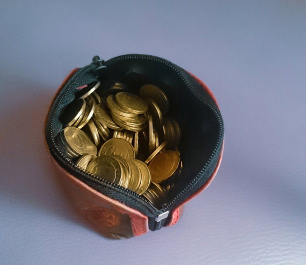 钱包硬币银行里的一堆土耳其货币图片下载