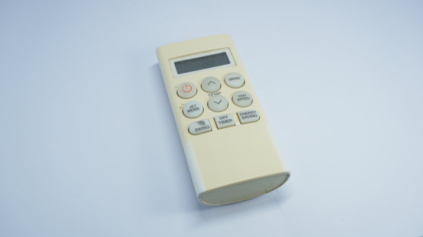 空调遥控器在白色背景图片下载