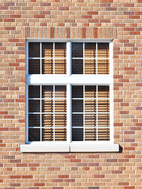 砖墙上的窗户图片下载