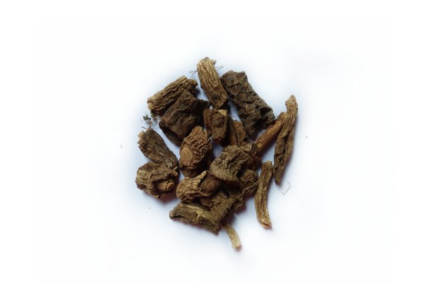 生的、干的和干的印度阿育吠陀沙士或印度沙士图片下载