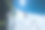 绳索队攀登勃朗峰(比安科山)，海拔4,808米，身穿红色登山服，在雪坡上行走，近景为登山吊带和绿色动力绳索图片下载