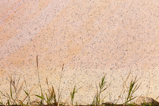 平粉花岗岩块侧面经过石材切割工具加工图片下载