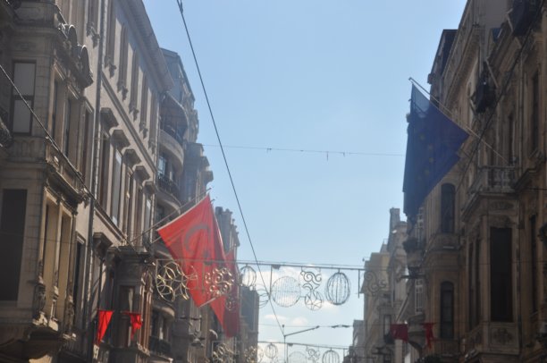 土耳其和欧盟旗帜图片下载