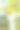 一个女人的手从树枝上摘了一个成熟的黄色苹果。天然有机产品。秋天收获苹果的概念。农场苹果园。晴天的背景。垂直拍摄。第一人称视角图片下载